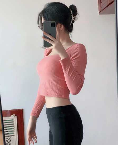 闵行兼职美女，90后大奶皮肤白嫩